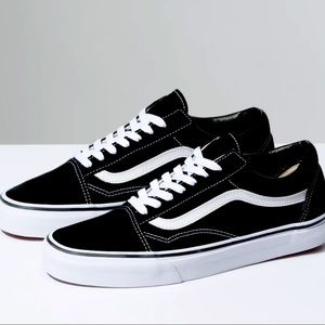NEVER WORN: Old Skool Vans